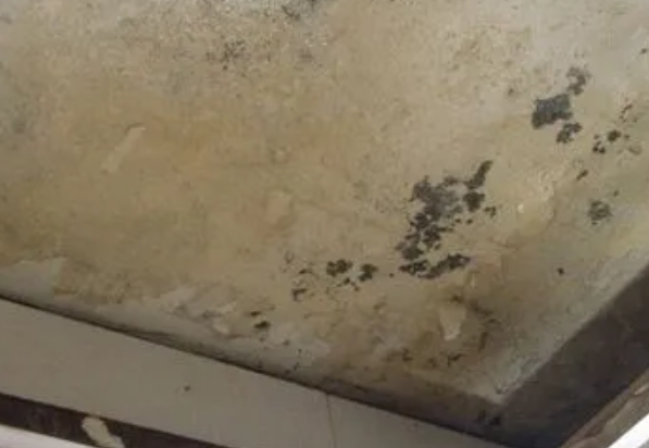富蕴阳台漏水维修公司分享下富蕴卫生间渗水维修需要注意哪些问题。
